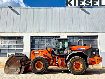 Hitachi kerekes rakodó