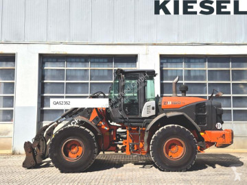 Hitachi kerekes rakodó
