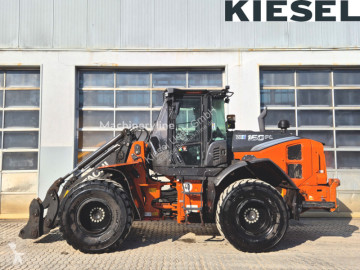 Hitachi kerekes rakodó