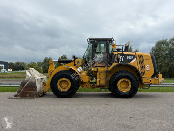 Pá carregadora sobre pneus Caterpillar
