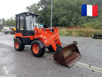 Kubota R520