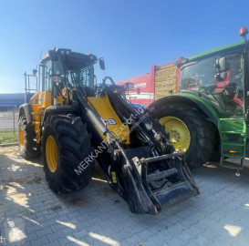 Chargeuse sur pneus JCB