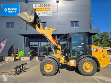 Caterpillar906