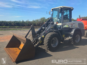 Lastare på däck Terex