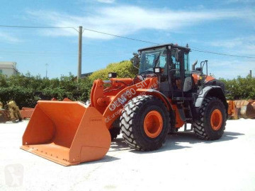 Hitachi ZW220 6