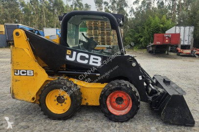 Mini-chargeuse JCB