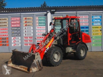 Chargeuse sur pneus JCB