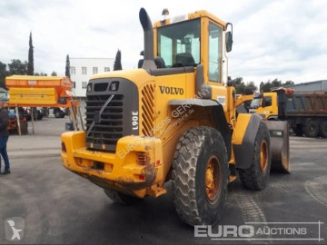 Kolový nakladač Volvo
