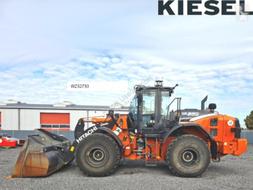 Kolový nakladač Hitachi