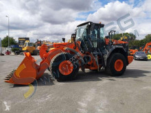 Lastik tekerli yükleyici Hitachi ZW250