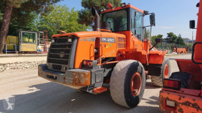 Doosan DL 250 pala gommata usata