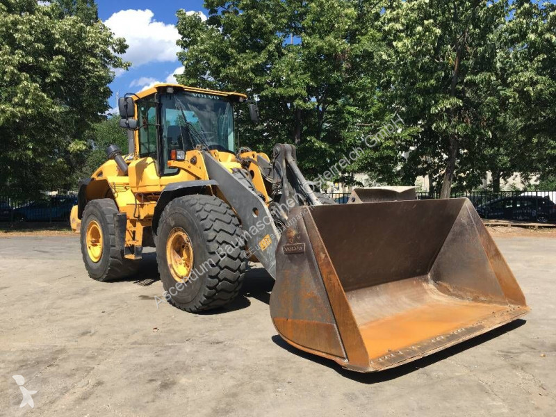 Voir les photos Chargeuse Volvo L120G