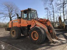 Lastik tekerli yükleyici Doosan DL 300