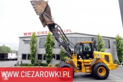 Lastik tekerli yükleyici JCB 436HT