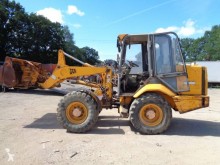 Chargeuse sur pneus JCB