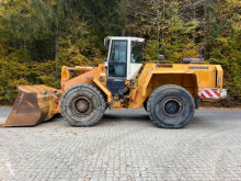 Liebherr L 551 lastare på däck begagnad