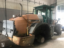 Liebherr L544 chargeuse sur pneus accidentée