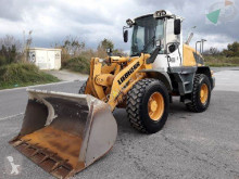 مُحمّلة Liebherr L 528 محملة بعجلات مستعمل