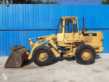 Lastik tekerli yükleyici Caterpillar 916