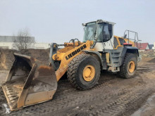 Liebherr L580 2+2 ładowarka kołowa używana
