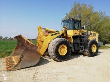 Lastik tekerli yükleyici Komatsu WA500-6