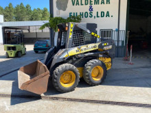 Mini-pá carregadora New Holland usada