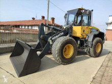مُحمّلة Komatsu WA200PZ6 محملة بعجلات مستعمل