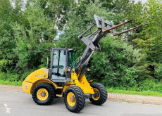 New Holland W 80 B TC lastare på däck begagnad
