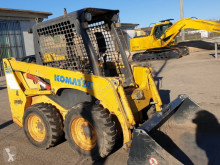 Pala cargadora Komatsu SK714 mini pala cargadora usada