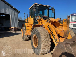 Колёсный погрузчик Hyundai HL 960