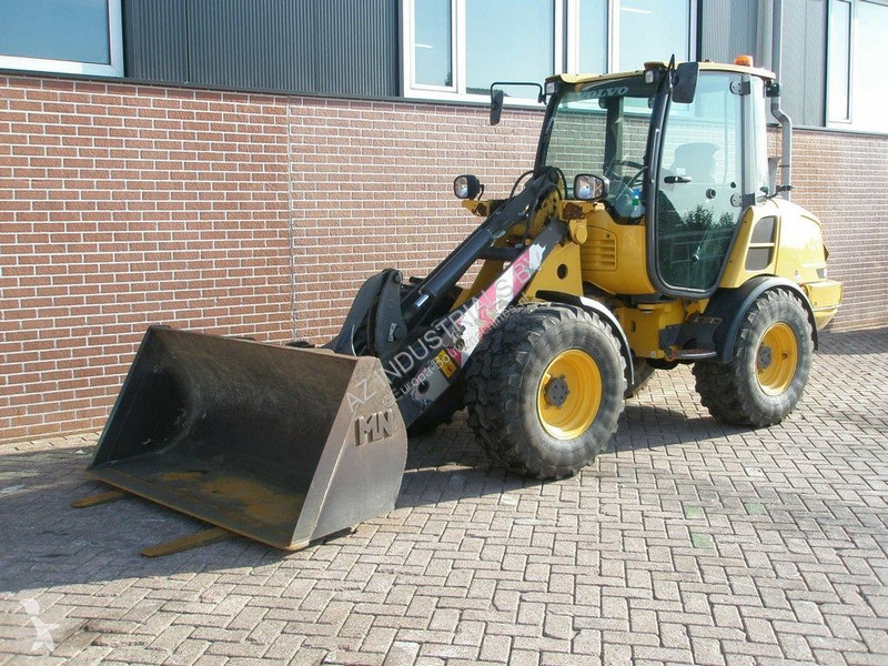 Shovel Volvo L25H