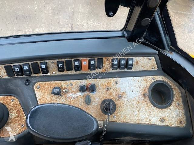Shovel JCB