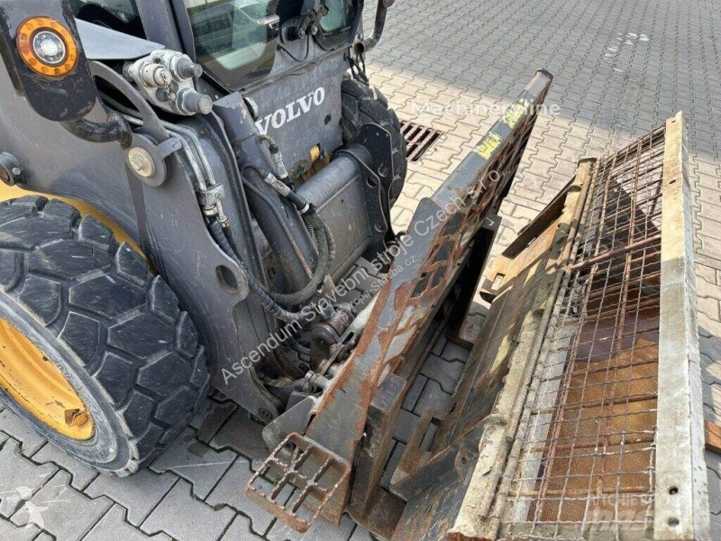 Shovel Volvo MC70C