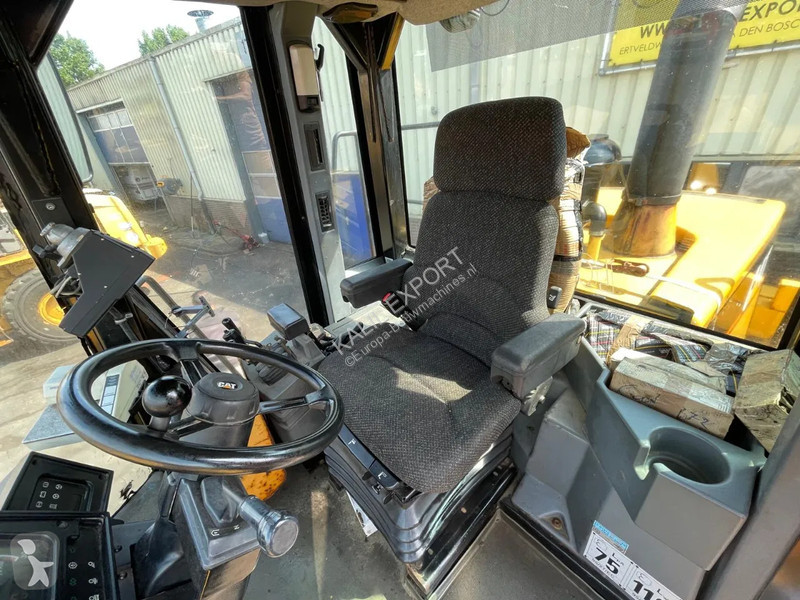 Incarcator Caterpillar 972G Serie Wheel Loader...