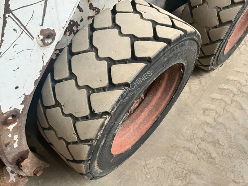 Shovel Bobcat