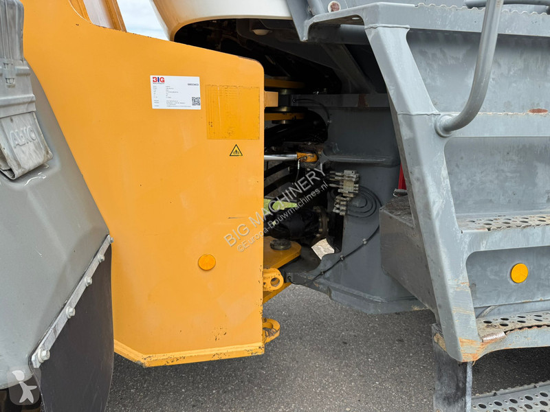 Shovel Liebherr 2plus2