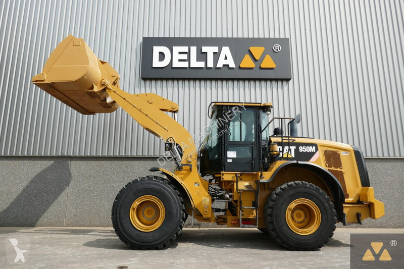Pá carregadora Caterpillar M