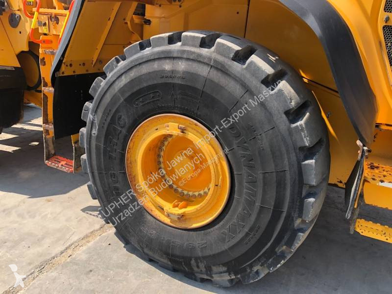 Nakladač Volvo L220H