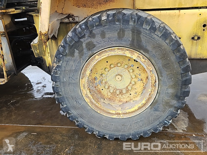 Nakladač JCB 420