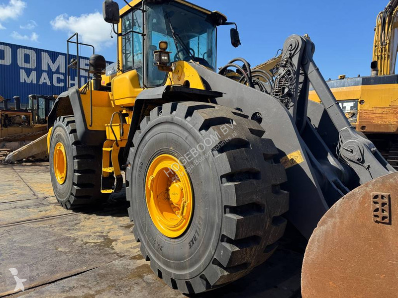 Shovel Volvo L 220 H ( WITH EW TYRES )