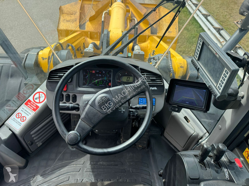 Shovel Komatsu -8
