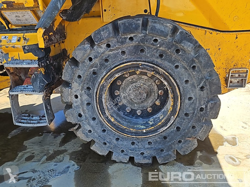 Nakladač JCB 437HT