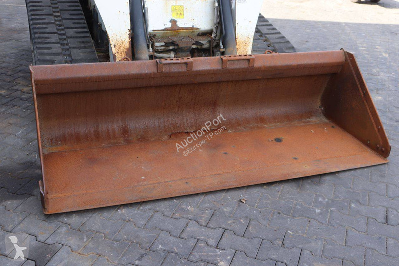 Shovel Bobcat
