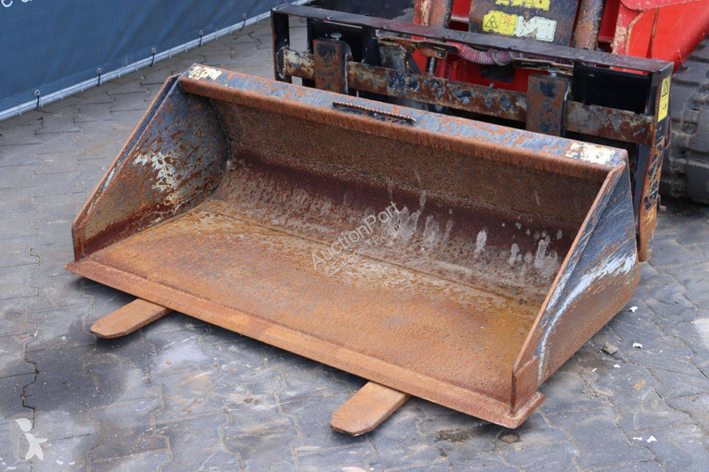 Shovel Manitou 1050 RT