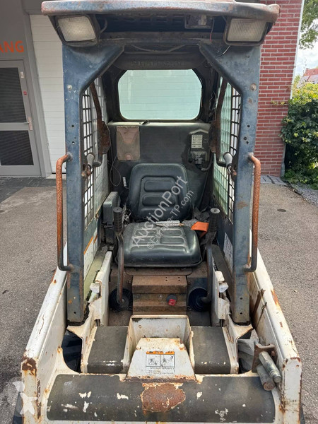 Shovel Bobcat