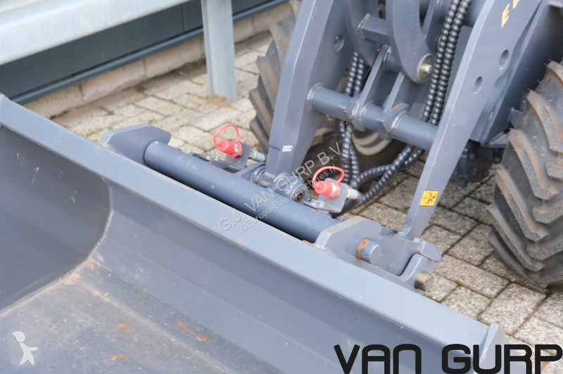 Shovel Eurotrac W11- MC (255)