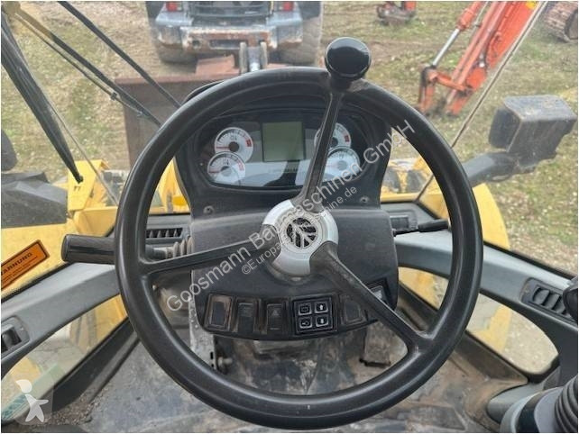Фронтальный погрузчик New Holland