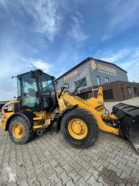 Nakladač Caterpillar 907 M