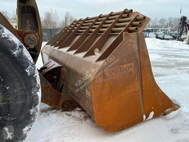 Фронтальный погрузчик Volvo L 260 H CENTRAL...