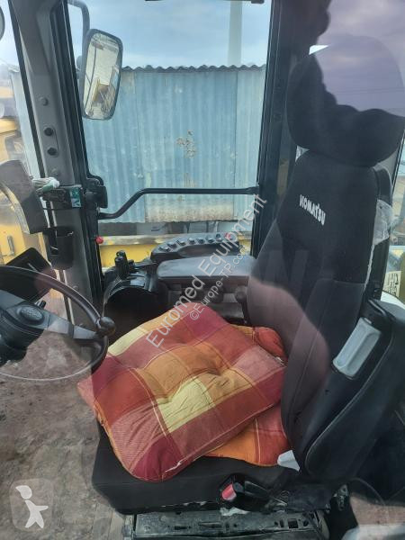 Nakladač Komatsu 7